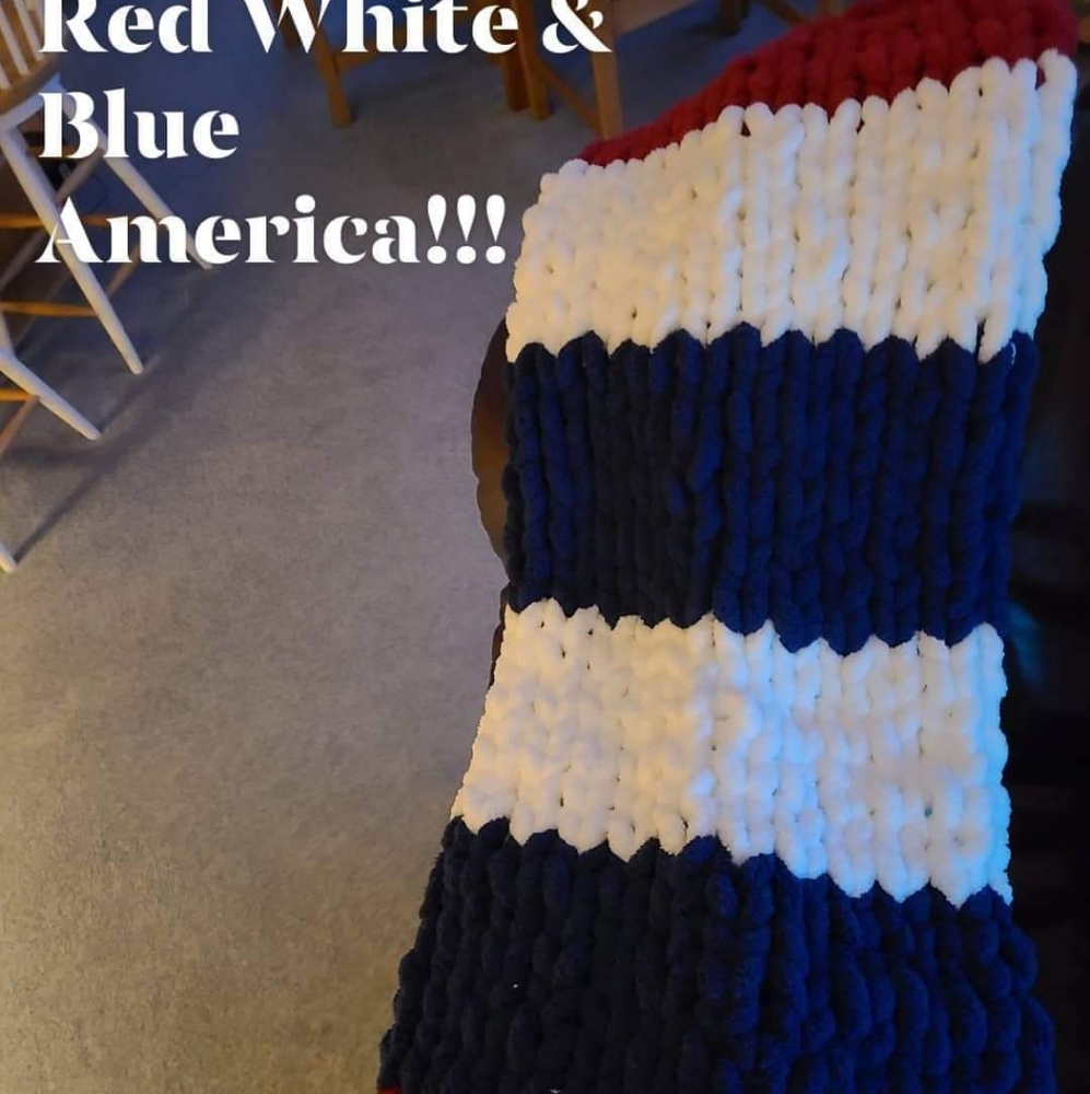 💛🤍Yellow and White Throw 🤍💛